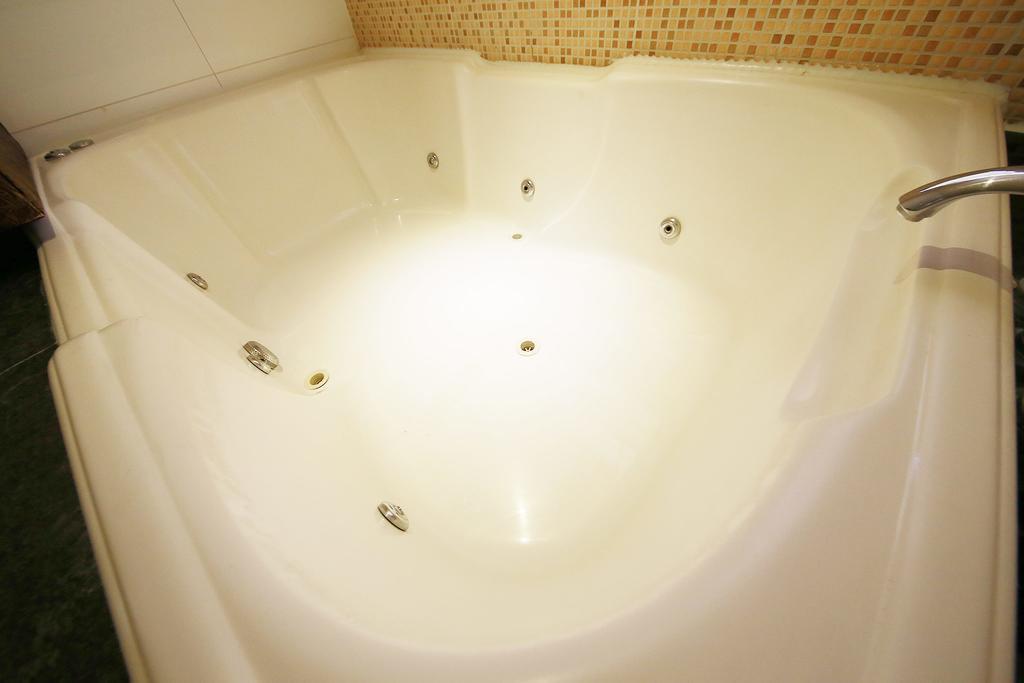 Hotel Diamond Suwon Exteriör bild