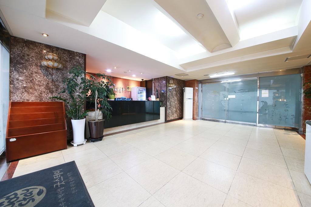 Hotel Diamond Suwon Exteriör bild